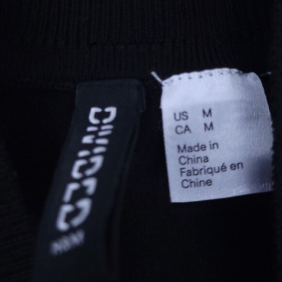 Divided H&M Crop Sweater Medium Juniors Black New York London Paris Down Sleeve - Picture 3 of 5